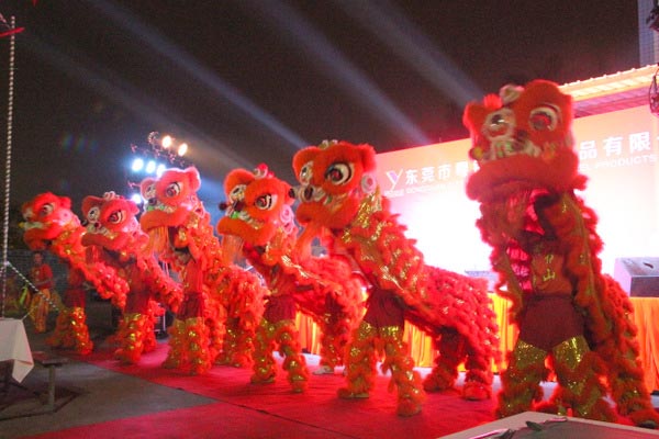 醒獅舞獅表演時(shí)好聽(tīng)的主持人串詞報(bào)幕文